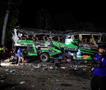Најмалку 11 загинати во автобуска несреќа во Индонезија- удрил во два мотори и се превртел