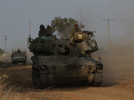 Израелски тенкови и сили влегоа во градот Рафа, на југот од Газа, јавија палестински и египетск