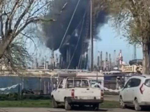Видео: Експлозија во најголемата романска нафтена рафинерија Петромидија, нема повредени