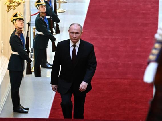 На свечена церемонија во Кремљ, Путин даде заклетва за неговиот петти претседателски мандат