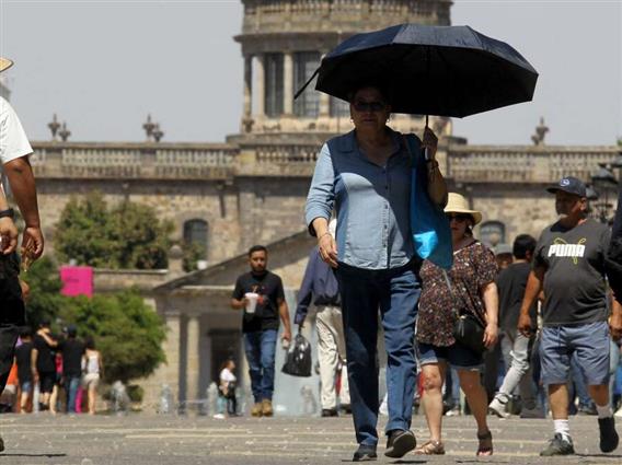 Рекордни горештини во Мексико: Температурата надмина 51 степен (ВИДЕО)