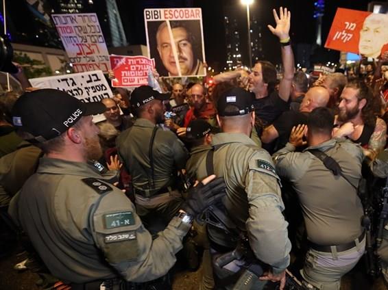 Протести во Тел Авив- Израелците бараат ослободување на заложниците (ВИДЕО)