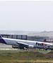 Драма на аеродром во Турција: Авион  „се заринка“ во пистата, летаат искри (ВИДЕО)