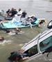 Најмалку десет жени и деца загинаа кога минибус пропадна во реката Нил (ФОТО)
