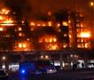 Расте бројот на жртви во страшниот пожар во висококатниците во Валенсија (ВИДЕО)