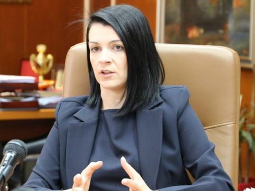 Костадиновска – Стојчевска:Скандалозно е свечената заклетва да се дава прво на албански