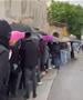 Во Хрватска се чека во долги редици за гласање, луѓето во Загреб чекаа и на дожд (ВИДЕО)