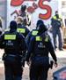 Уапсени се тинејџери во Германија- на мобилните имале упатства за составување бомби 
